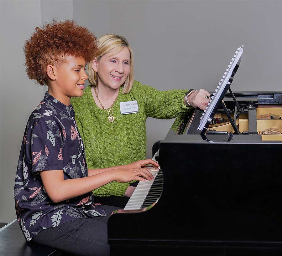 Music Lesson for Kids on Piano